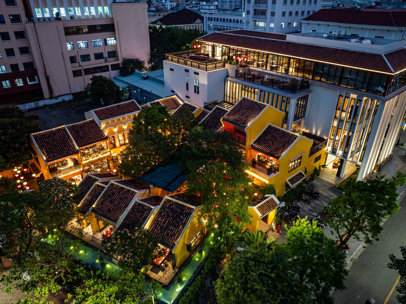 LỊCH TRÌNH KHÁM PHÁ ẨM THỰC ĐÀ NẴNG TRONG 24H